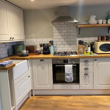 Monmouth House Apartments, Lyme Regis Old Town, Dog Friendly, Parking Exterior photo