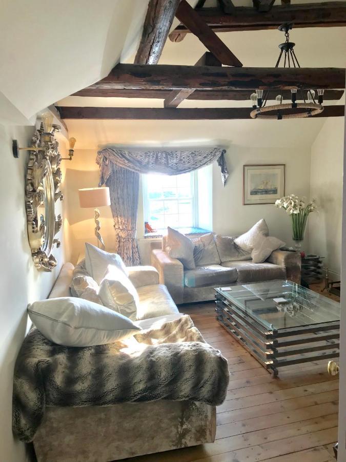 Monmouth House Apartments, Lyme Regis Old Town, Dog Friendly, Parking Exterior photo