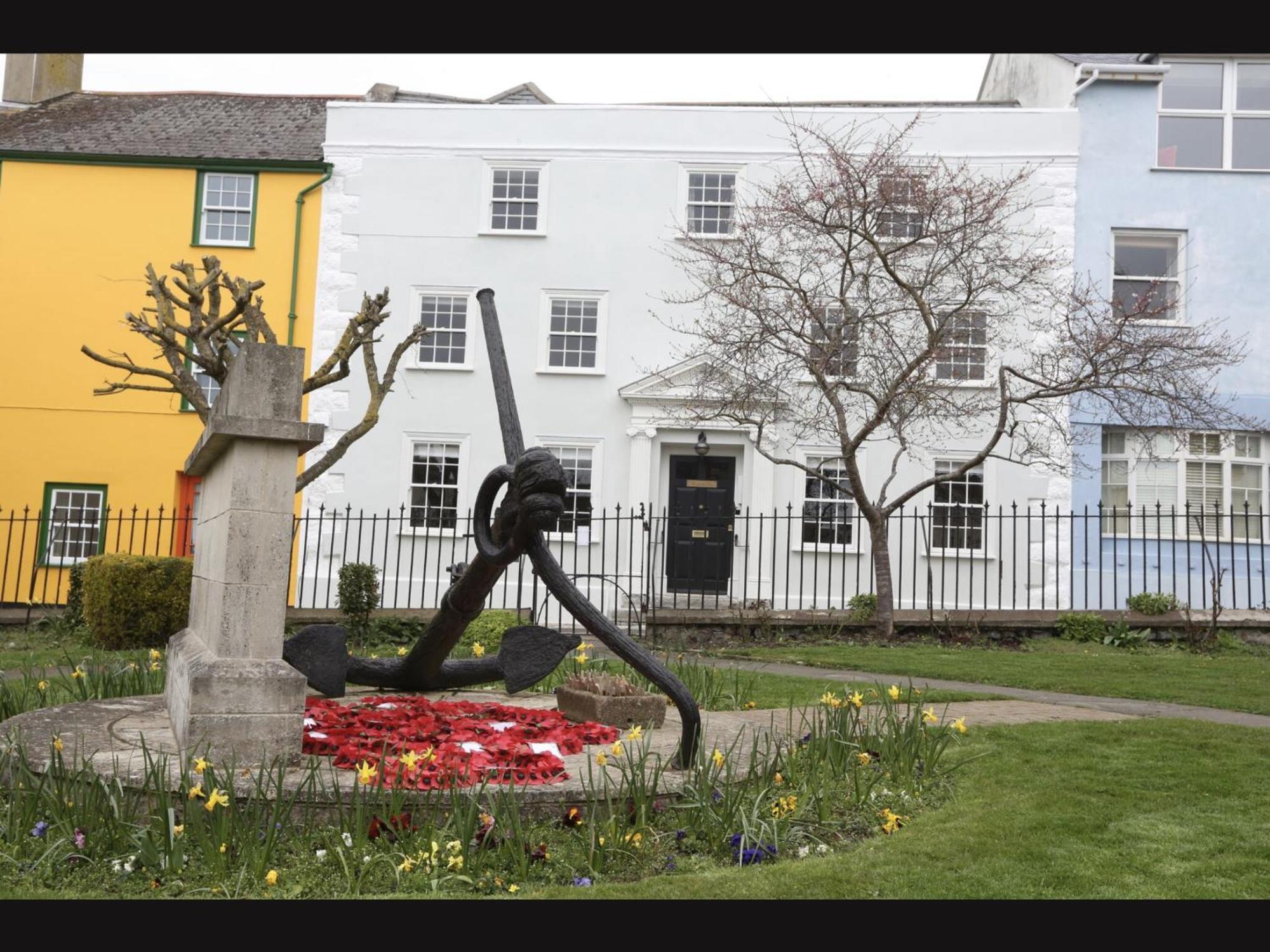 Monmouth House Apartments, Lyme Regis Old Town, Dog Friendly, Parking Exterior photo