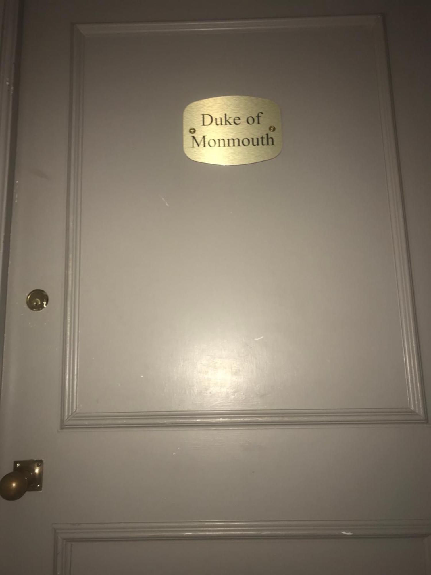 Monmouth House Apartments, Lyme Regis Old Town, Dog Friendly, Parking Exterior photo