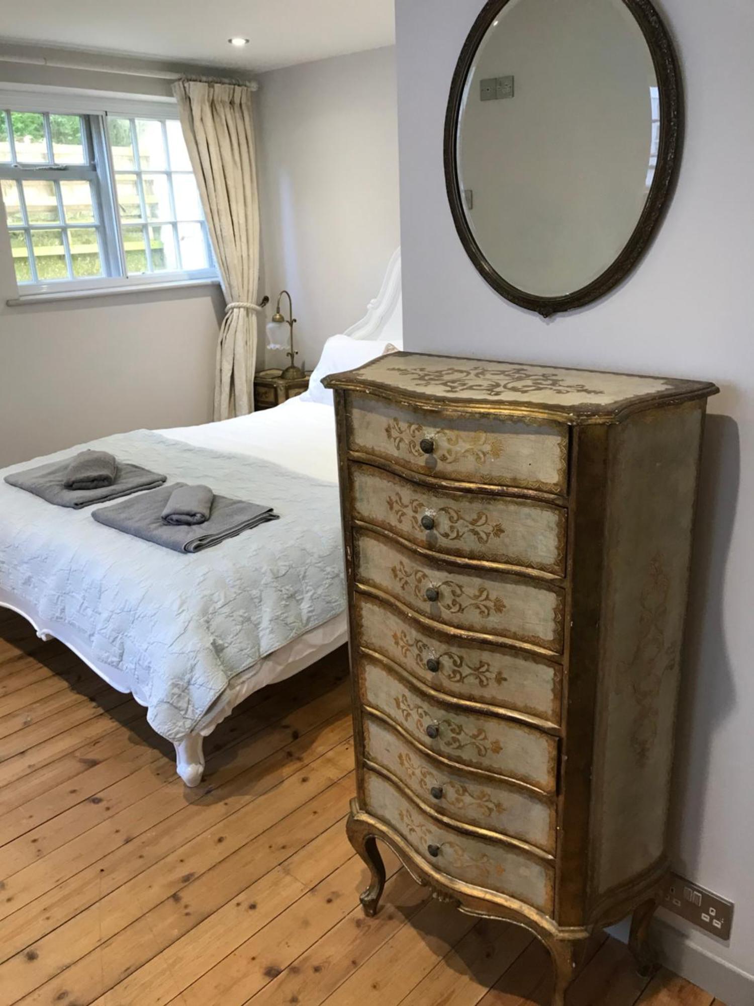 Monmouth House Apartments, Lyme Regis Old Town, Dog Friendly, Parking Exterior photo