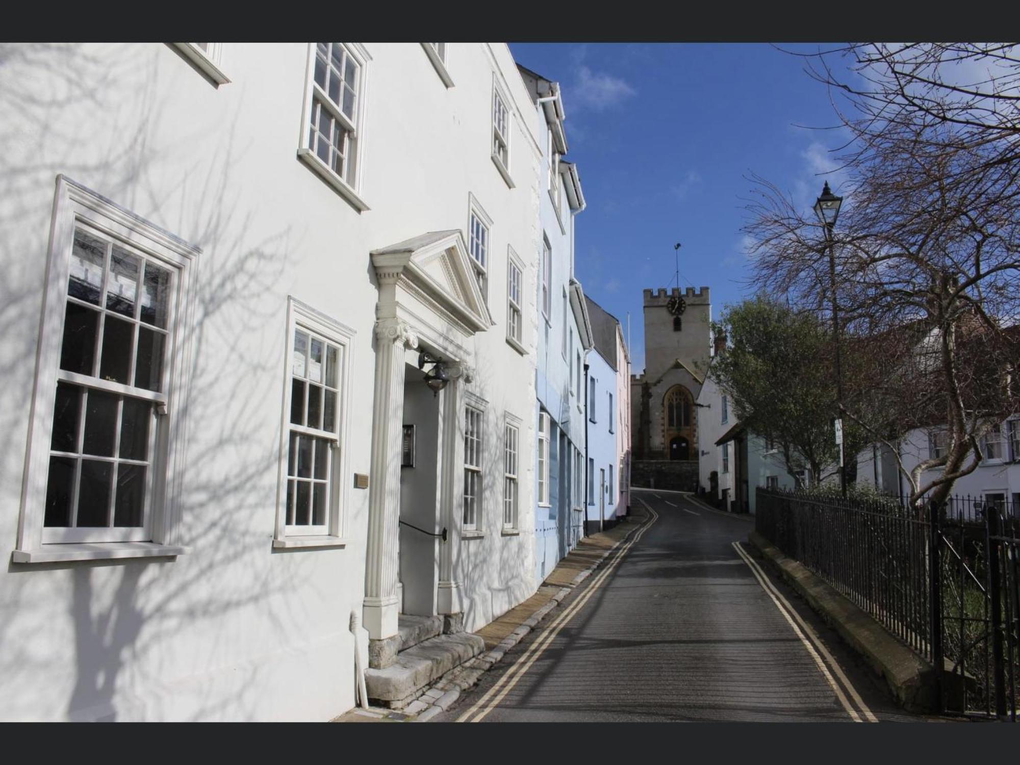 Monmouth House Apartments, Lyme Regis Old Town, Dog Friendly, Parking Exterior photo