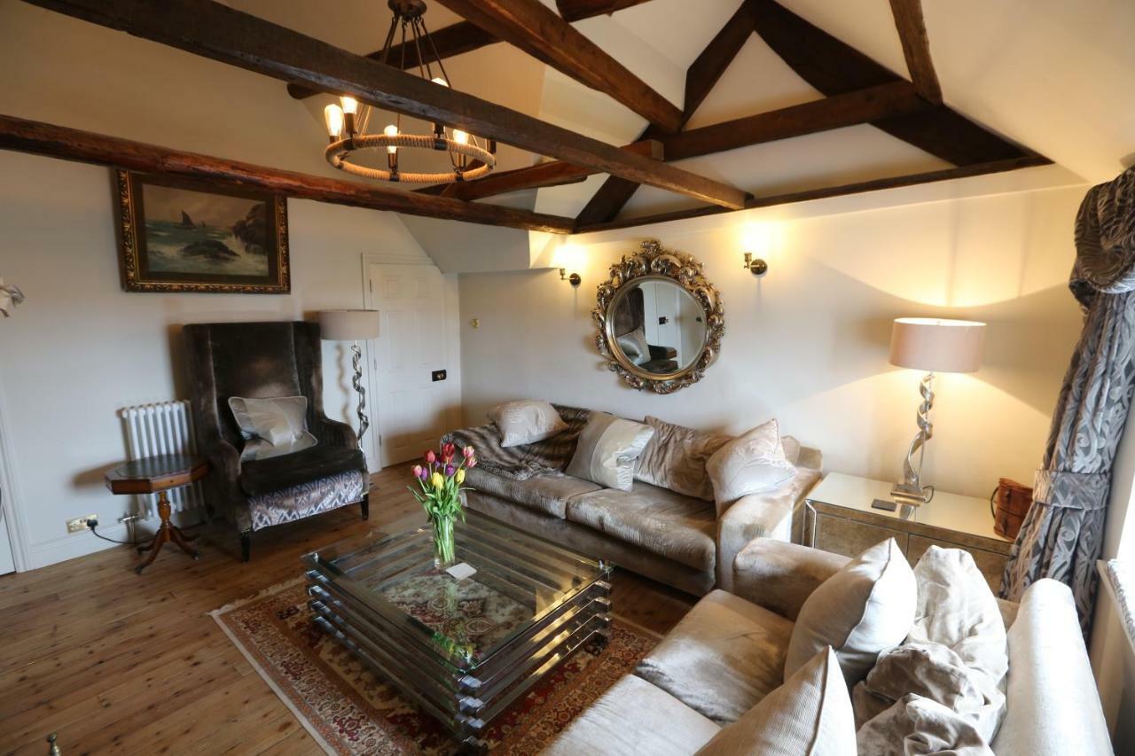 Monmouth House Apartments, Lyme Regis Old Town, Dog Friendly, Parking Exterior photo